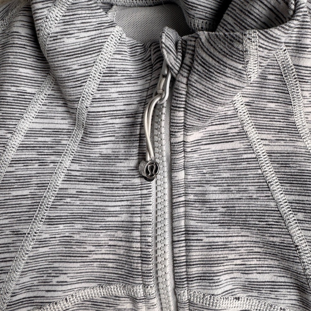 Lululemon Define Jacket size 6 Wee Are From Space Gray White